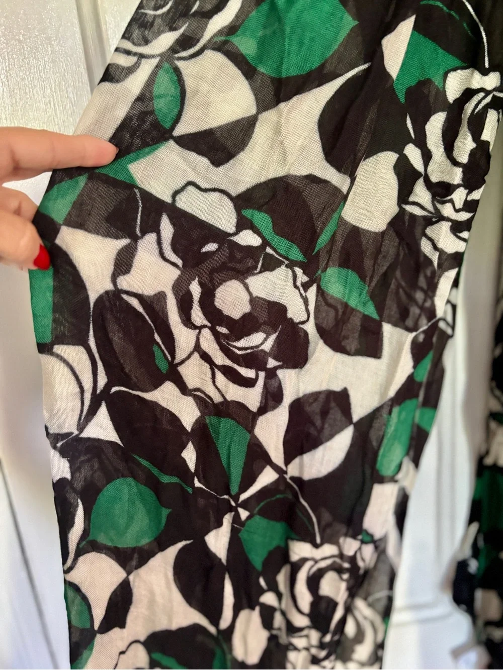 Vera Bradley Imperial Rose Green & Black Floral Scarf - NWOT